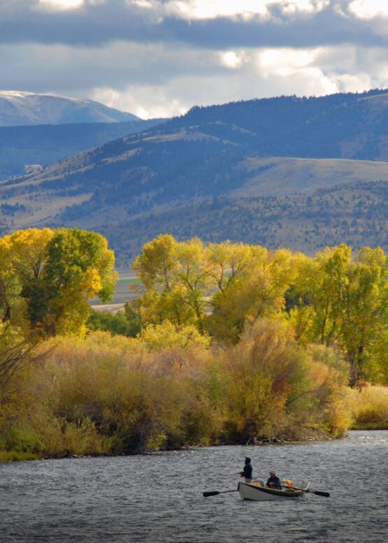 Fly fishing in Montana from Drift Boat